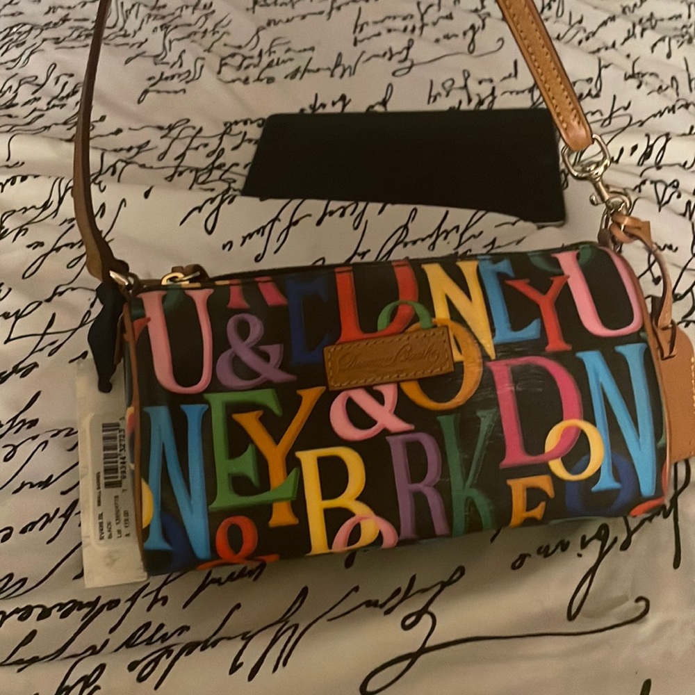 Dooney & Bourke hand bag